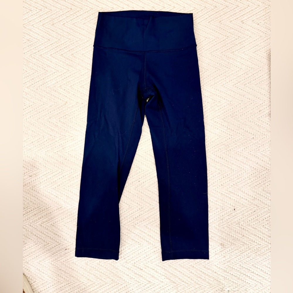 Women’s Navy Lulu Lemon Blue Leggings, cropped, size 6